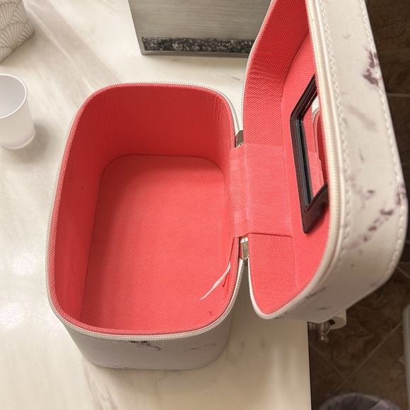 Makeup case - Picture 4 of 5